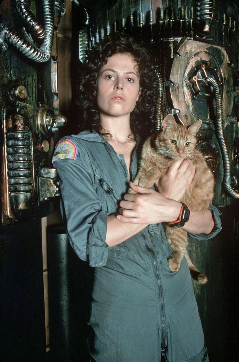 RT @fasc1nate: Jonesy and Sigourney Weaver in '79 https://t.co/F8avPxz9Rw